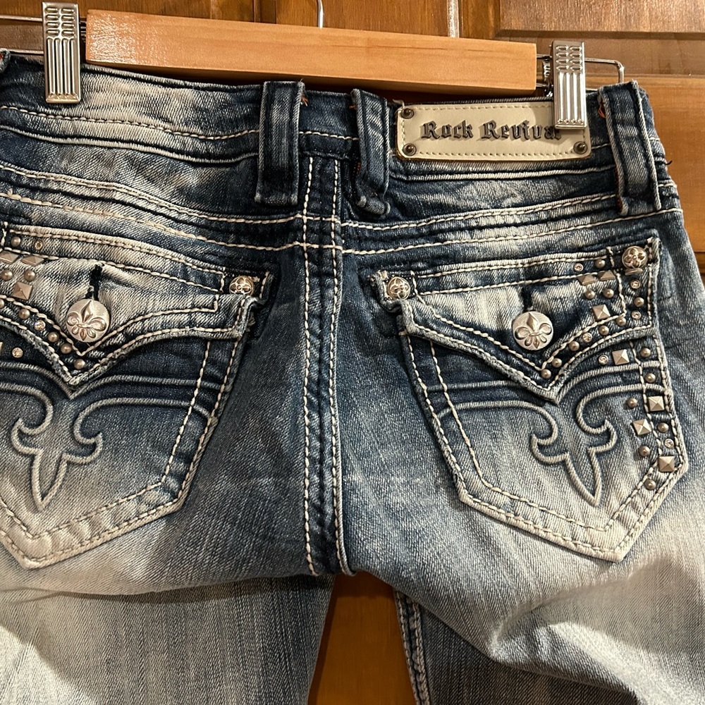 Rock Revival Woman’s Wendy Capri jeans